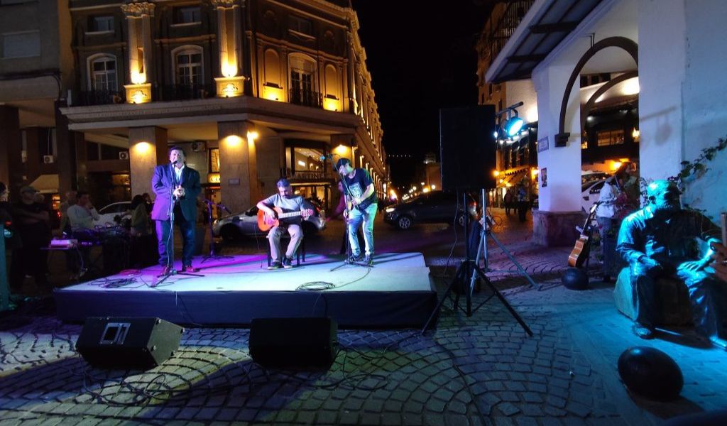 La ciudad rindió un emotivo homenaje al “Cuchi” Leguizamón