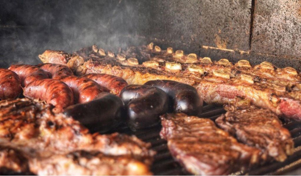 El asado, cada vez más inaccesible: Supera los 50 mil pesos para una familia tipo 