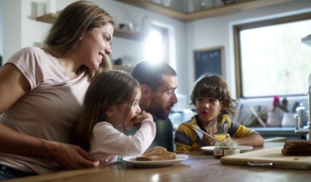 Siete de cada diez familias argentinas tuvieron que hacer recortes en su alimentación