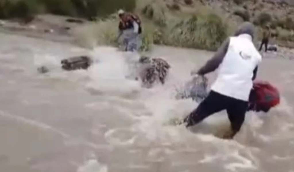 Una mujer y su mula fueron arrastradas por la crecida de un río en Angastaco