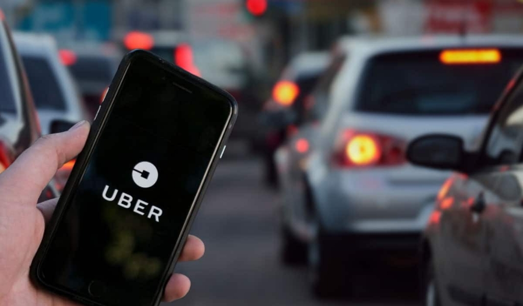 Cada vez son más los Salteños que usan y piden que las app Uber y Didi sean legales