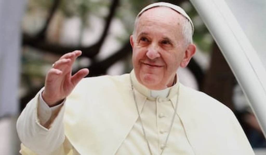 El Vaticano informó que las condiciones del Papa Francisco mejoraron