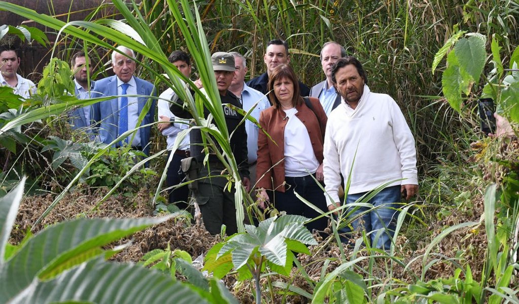 Enviaron a la Gendarmería para expulsar a los cañeros bolivianos que invadieron territorio salteño