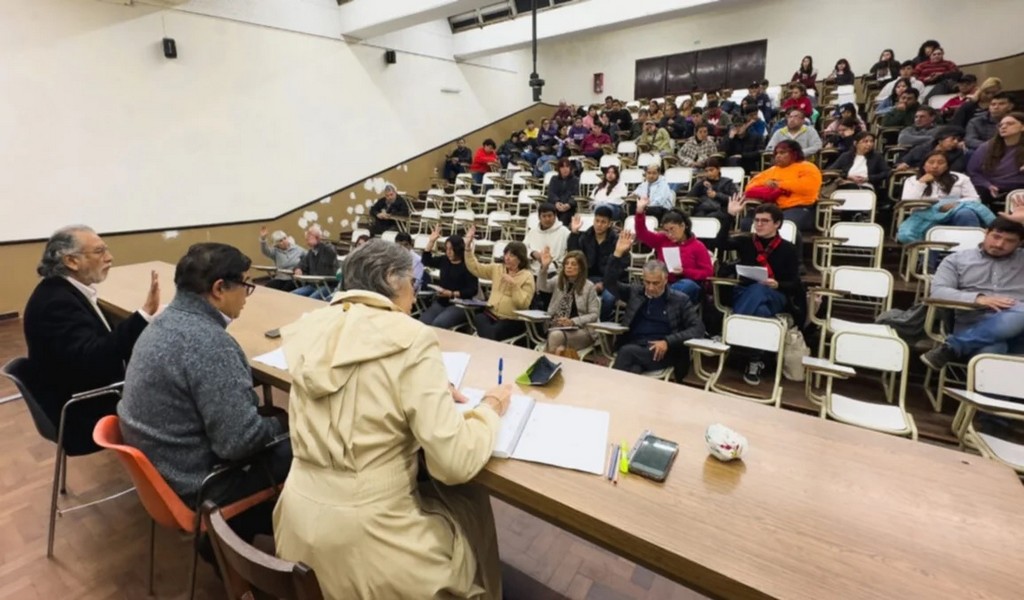 Los diputados por Salta, Julio Moreno, Carlos Zapata, Emilia Orozco y Yolanda Vega, fueron declarados "personas no gratas", por la UNSa