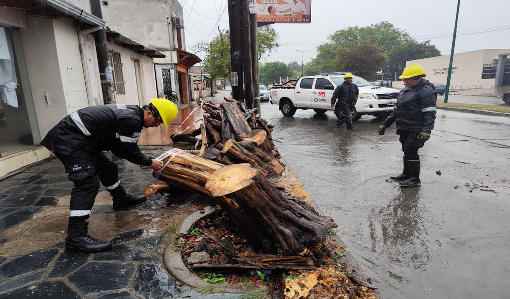 El Sistema Municipal de Emergencias 105 intervino en 70 incidentes por las lluvias en las últimas 48 horas