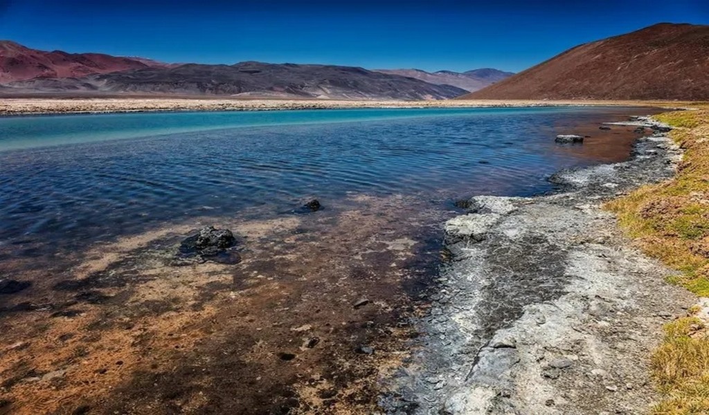 Litio: geólogos de Francia evaluarán el caudal y la calidad del agua en el Salar del Hombre Muerto