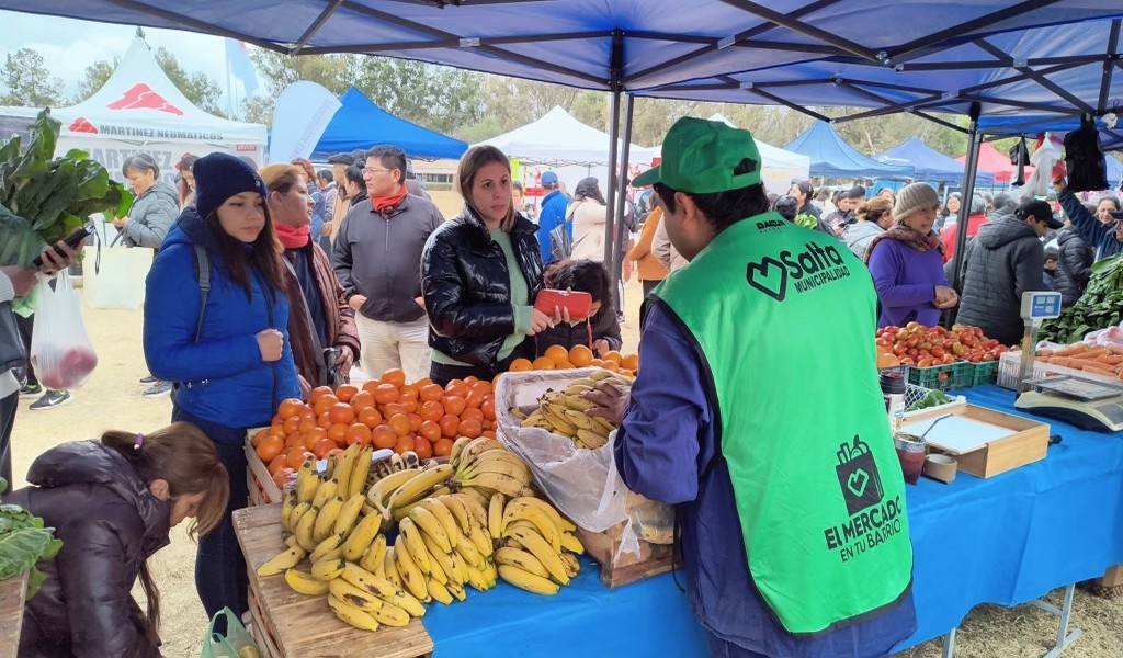 "El mercado en tu barrio” vuelve a la plaza España