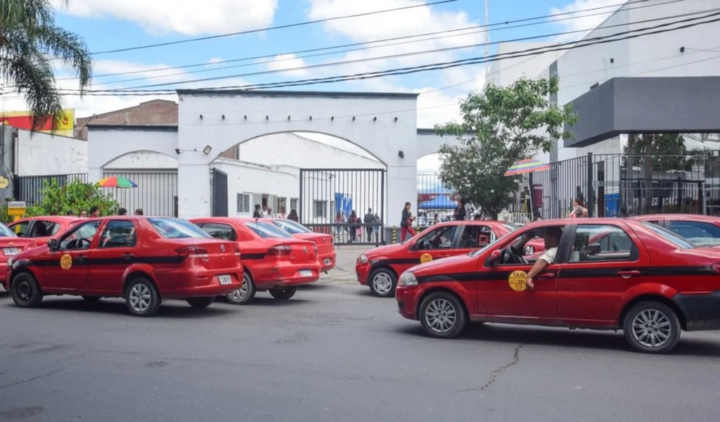 Taxistas de Salta crearon una aplicación para competir con UBER