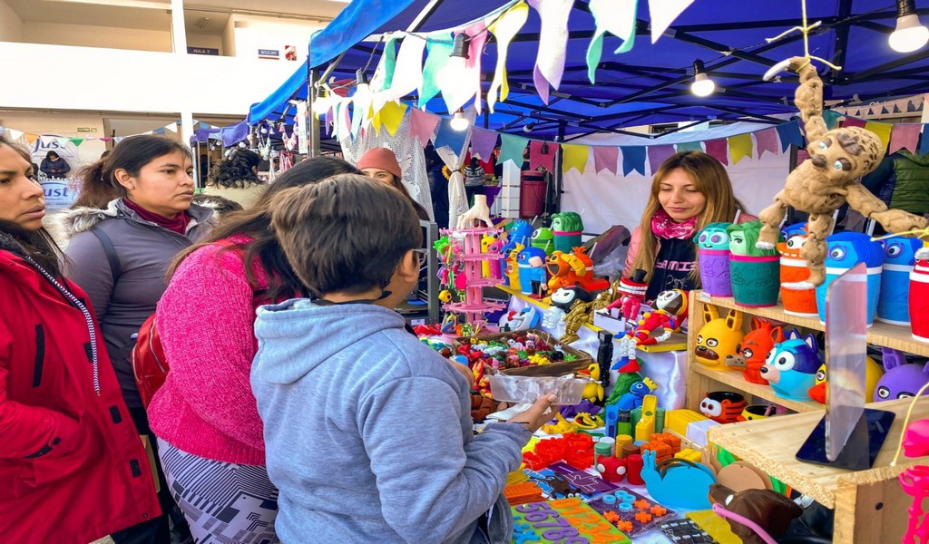 3° Feria organizada por la Muni: Miles de vecinos disfrutaron del talento de 130 emprendedores