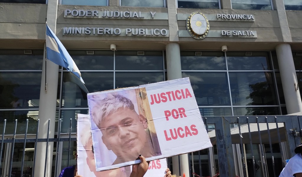 Son 3 los policías complicados por la muerte del joven Lucas Mercado en el Hospital Ragone: "Estaba todo golpeado"