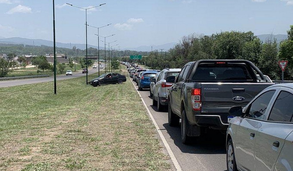 Para evitar el congestionamiento proponen que por lapsos de 30 minutos,  los carriles de Vaqueros sean de un solo sentido