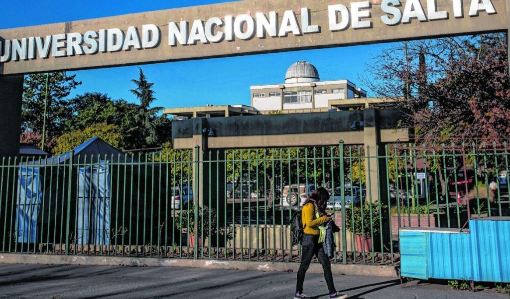 Aseguran que no hay estudiantes extranjeros en la carrera de Medicina en la Universidad Nacional de Salta