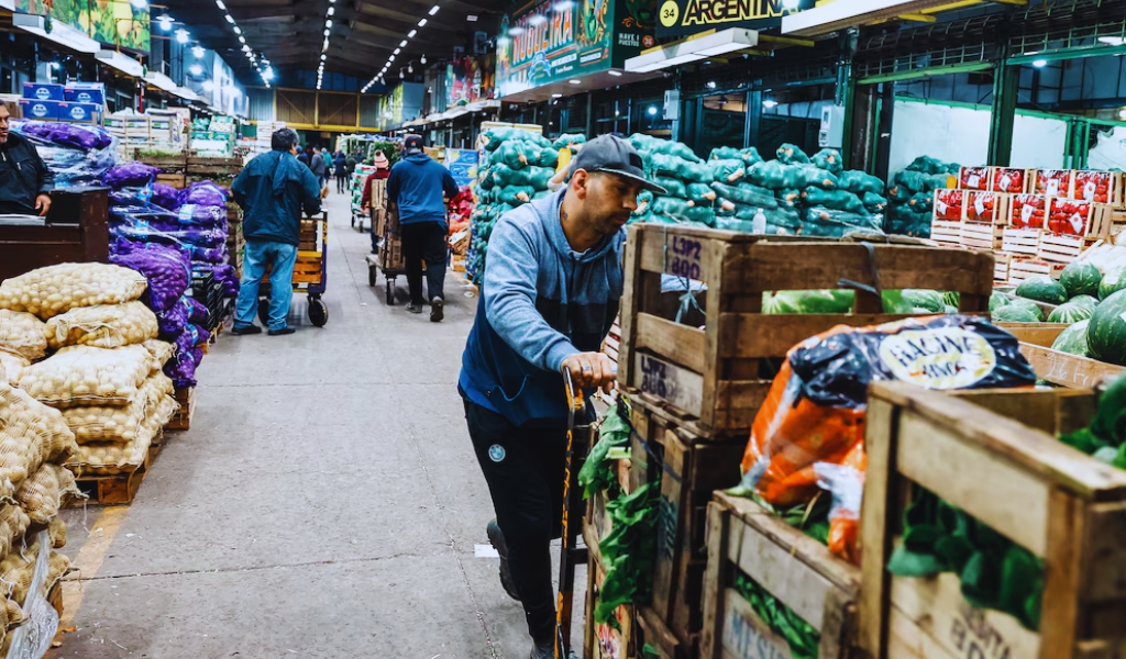 Los precios mayoristas subieron un 1,2%, el menor aumento de los últimos 53 meses