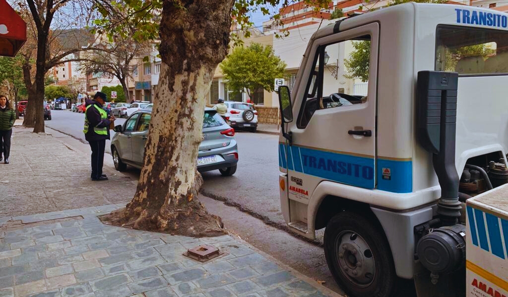 A través de denuncias de vecinos usando la app el municipio realizó 40 infracciones por mal estacionamiento