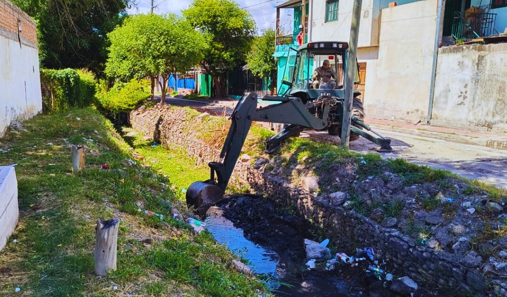 La Municipalidad de Salta refuerza la limpieza del canal Tinkunaku y 115 para prevenir inundaciones