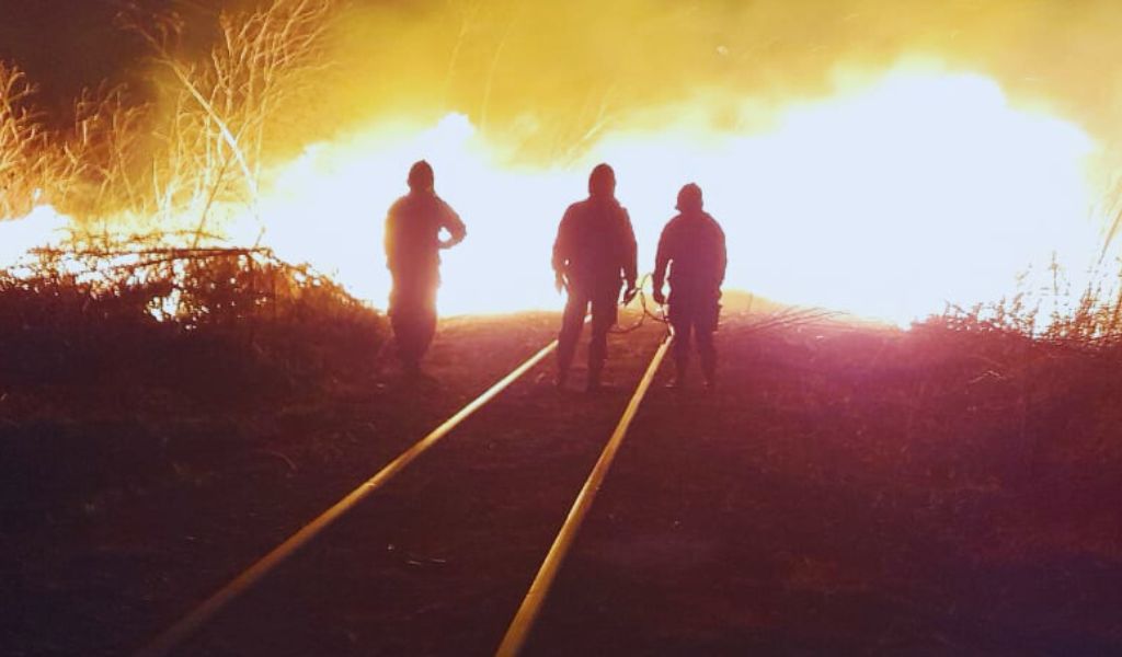 Salta domina los incendios forestales, y continúan las tareas de enfriamiento