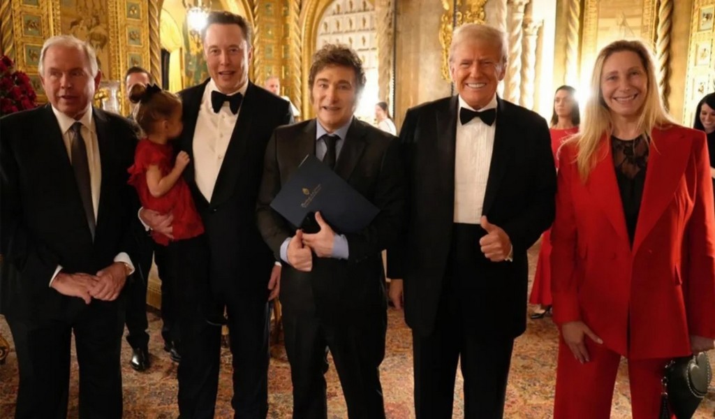 Trump felicitó a Milei por "hacer grande" Argentina