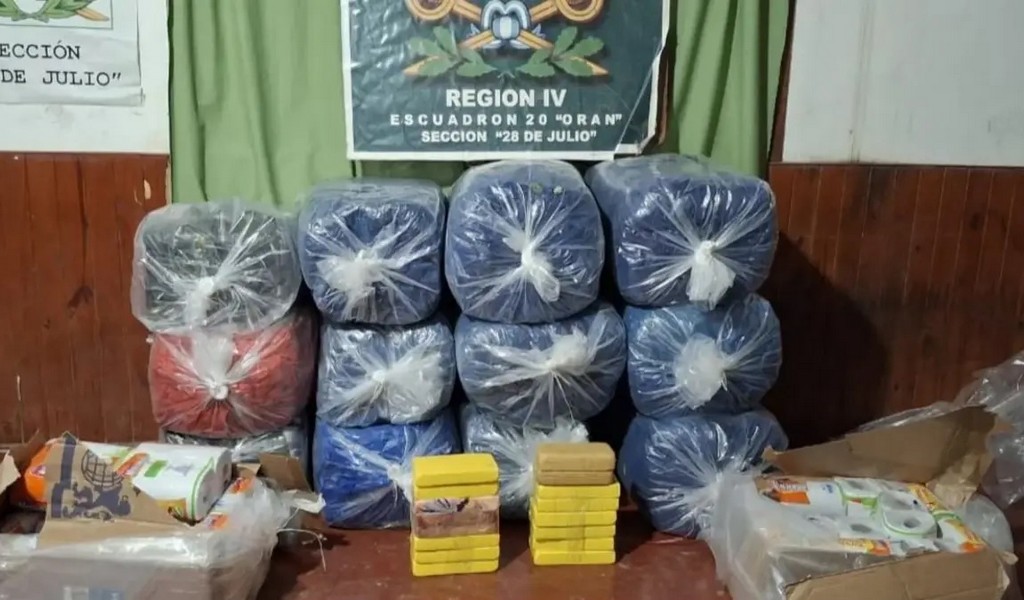 Gendarmería incautó más de 16 kilos de cocaína en Orán