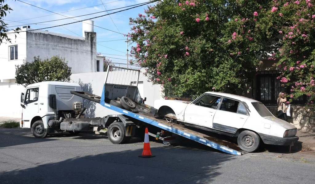 El municipio lleva retirados 1200 vehículos abandonados en la vía pública