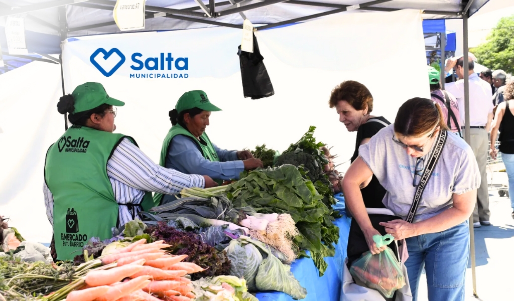 Gran cantidad de vecinos realizaron sus compras en “El mercado en tu barrio”