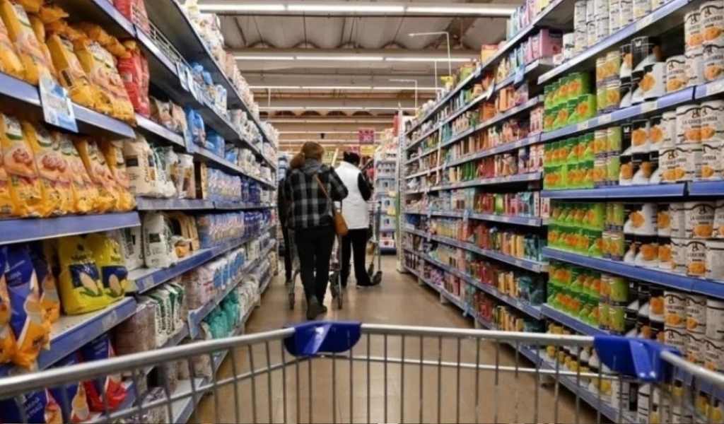 Los dos extremos: En Santa Cruz llenar un changuito del super cuesta $834.177. Mientras que en Misiones sale $748.815