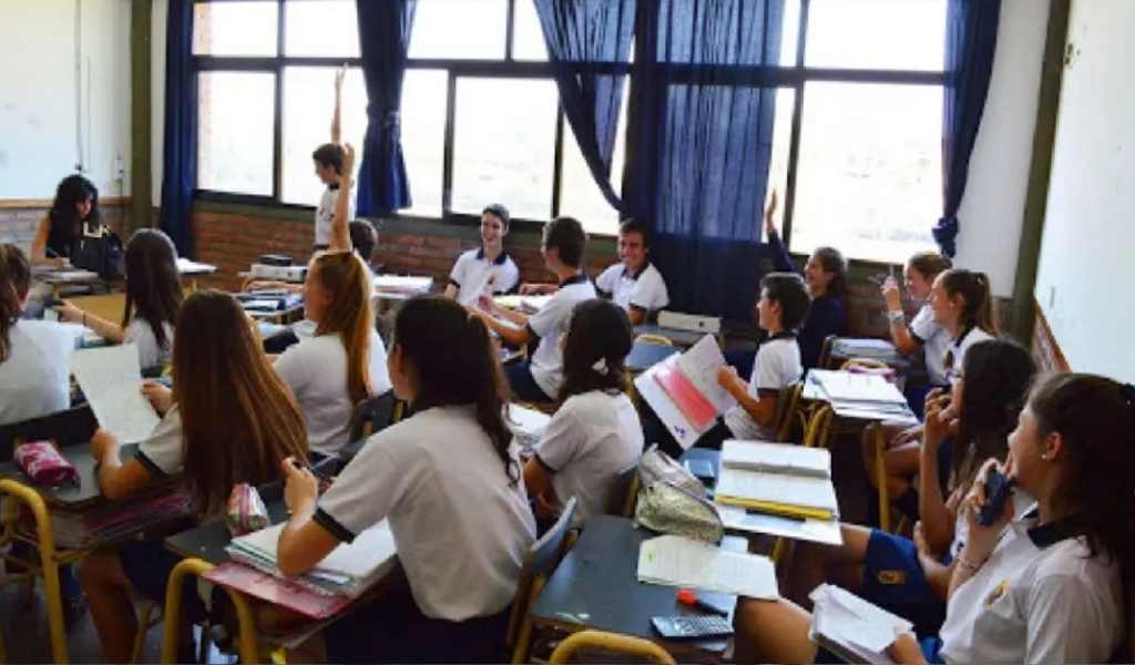 Desregulación: El Gobierno Nacional ahora deja que colegios privados no informen ni pidan aval estatal para aumentar cuotas y matrícula