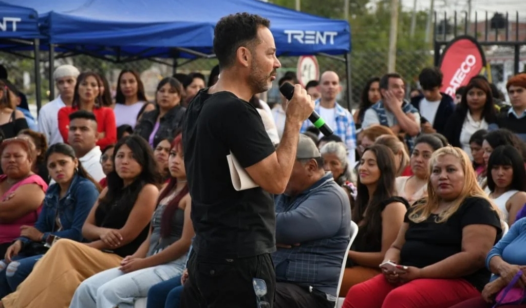 La Municipalidad y la UPATECo entregaron 700 certificados a vecinos de la ciudad