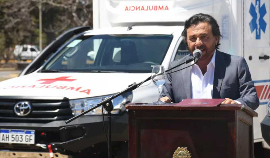 Sáenz entregó 7 nuevas ambulancias adquiridas con fondos del cobro a extranjeros en la atención en salud