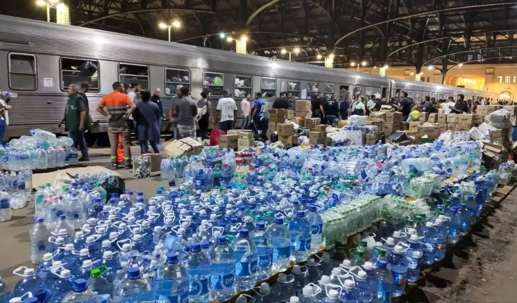 El Tren Solidario partió hacia Bahía Blanca con donaciones para los afectados por el temporal