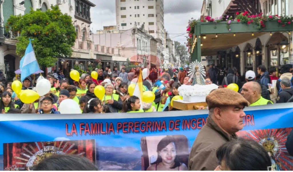 “Vine por mi hijo y me lo sanó”: la conmovedora historia de fe de Lara Cruz en la Peregrinación del Milagro