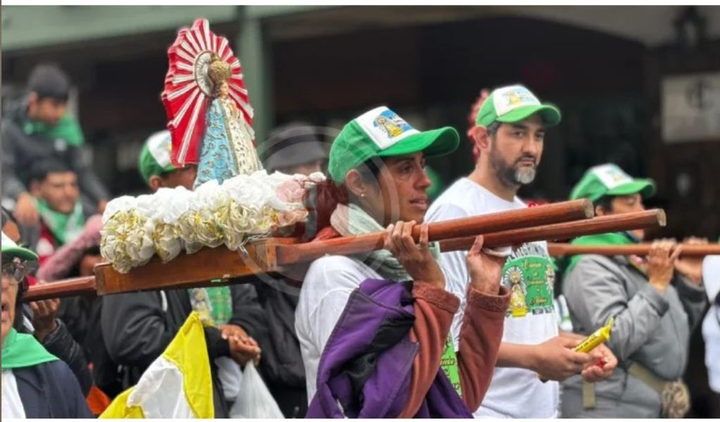 Superó un cáncer y peregrinó de Rosario de la Frontera a la Catedral como agradecimiento