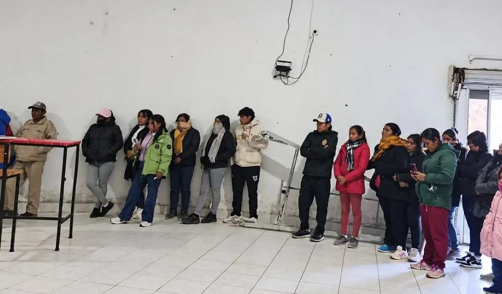 Hartos de los asaltos, vecinos de San Antonio de los Cobres persiguen y detienen a delincuentes