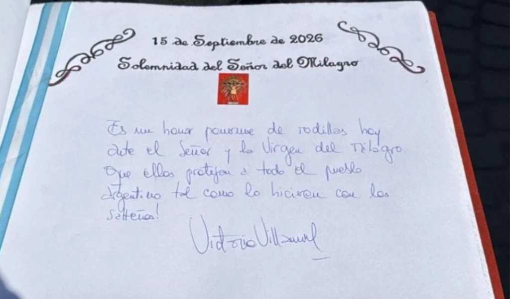 “Que el Señor y la Virgen protejan a todo el pueblo argentino”, la frase que dejó Victoria Villarruel en el Libro del Milagro