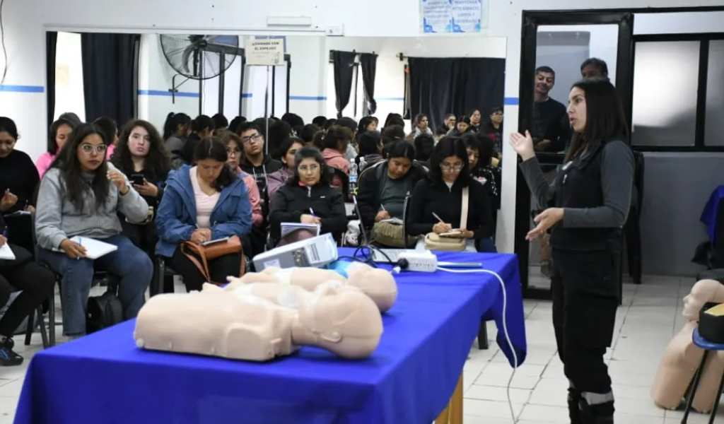 El Municipio realizó exitosas jornadas de capacitación en RCP y Primeros Auxilios en el CIC de Constitución
