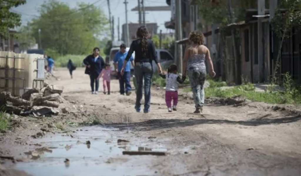 Una familia tipo necesitó más de $1,6 millones en septiembre para no ser pobre