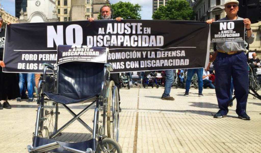 Ajuste en Discapacidad en la Argentina: El Gobierno suspende la restitución de más de 21.800 pensiones por invalidez