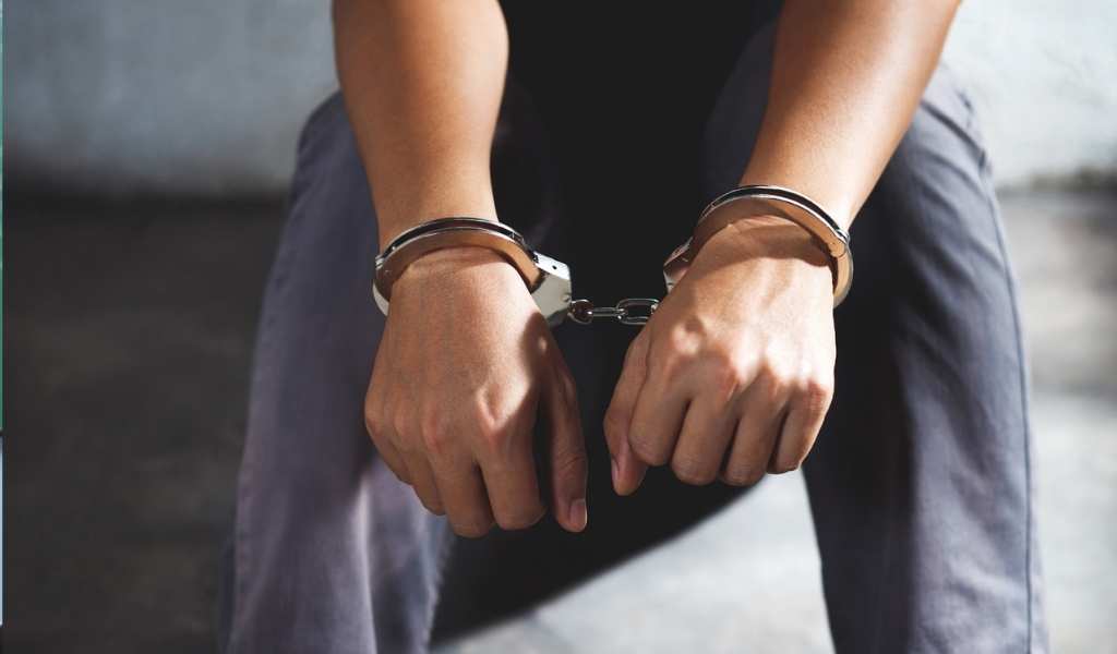 Salió a buscar ofertas y terminó en la alcaldía: Un salteño cumplía arresto domiciliario y fue demorado en un centro comercial