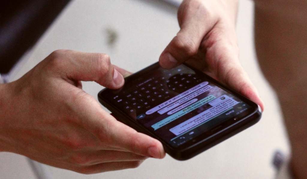 En Salta una menor era acosada por WhatsApp y se trataba de una expareja de la madre