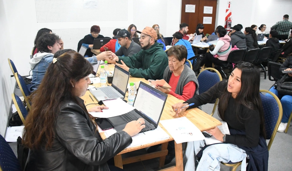 La convocatoria para terminar el secundario culminó con más de 800 inscriptos