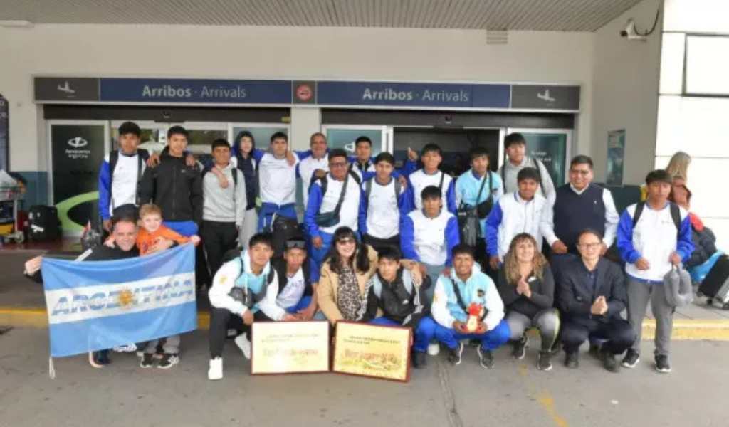 Tras una experiencia espectacular regresaron a Salta los jóvenes de San Antonio de los Cobres que viajaron a China