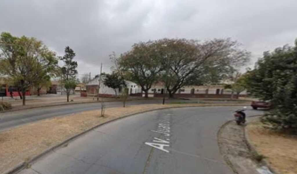 Un motociclista sin casco apareció muerto este fin de semana en una de las calle principales del barrio Santa Ana