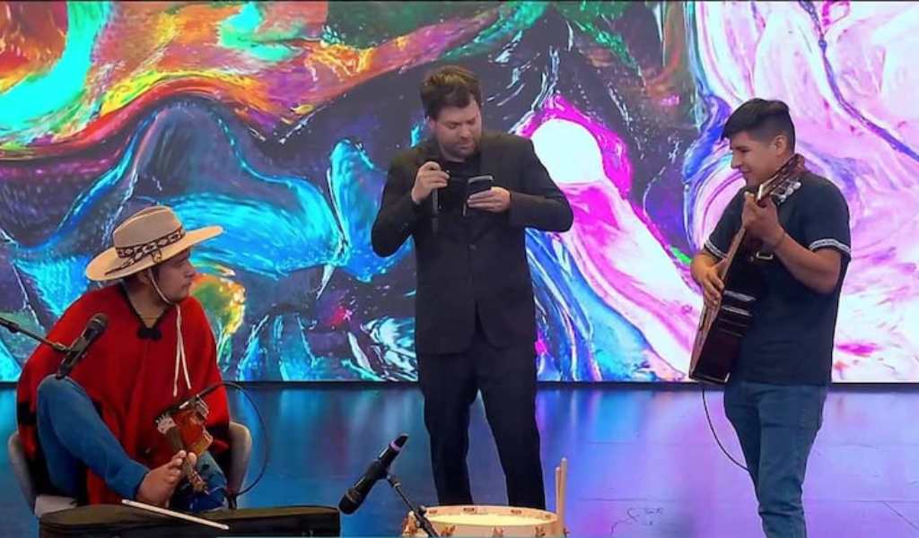 Es salteño, no tiene brazos, toca el violín y el bombo con sus pies. En el programa de Kaczka la gente le donó 80 millones de pesos