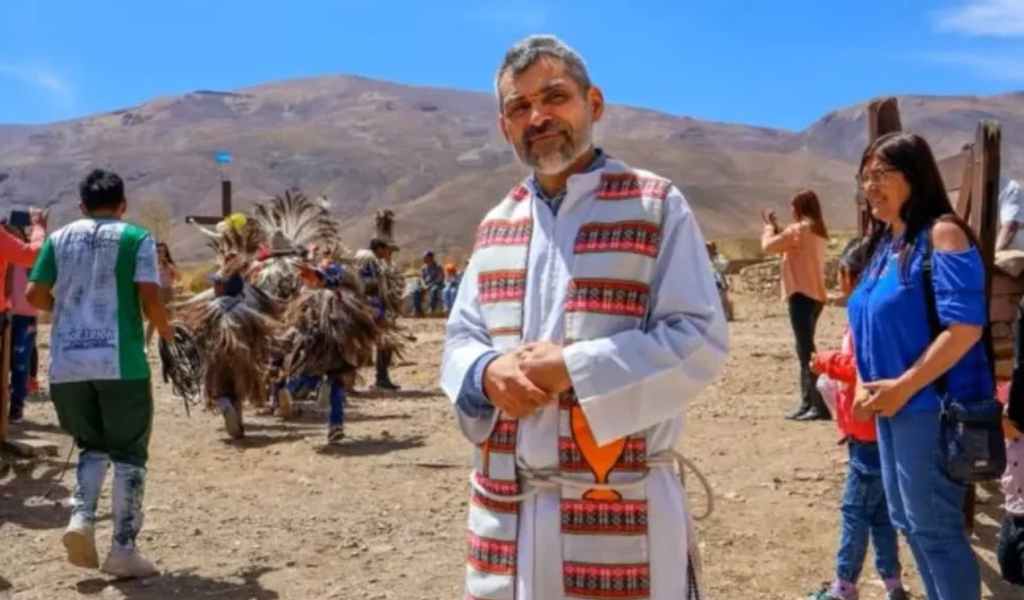 Cuesta del Obispo: La camioneta donde viajaba el sacerdote Walter Medina cayó 30 metros al vacío y se salvó de milagro
