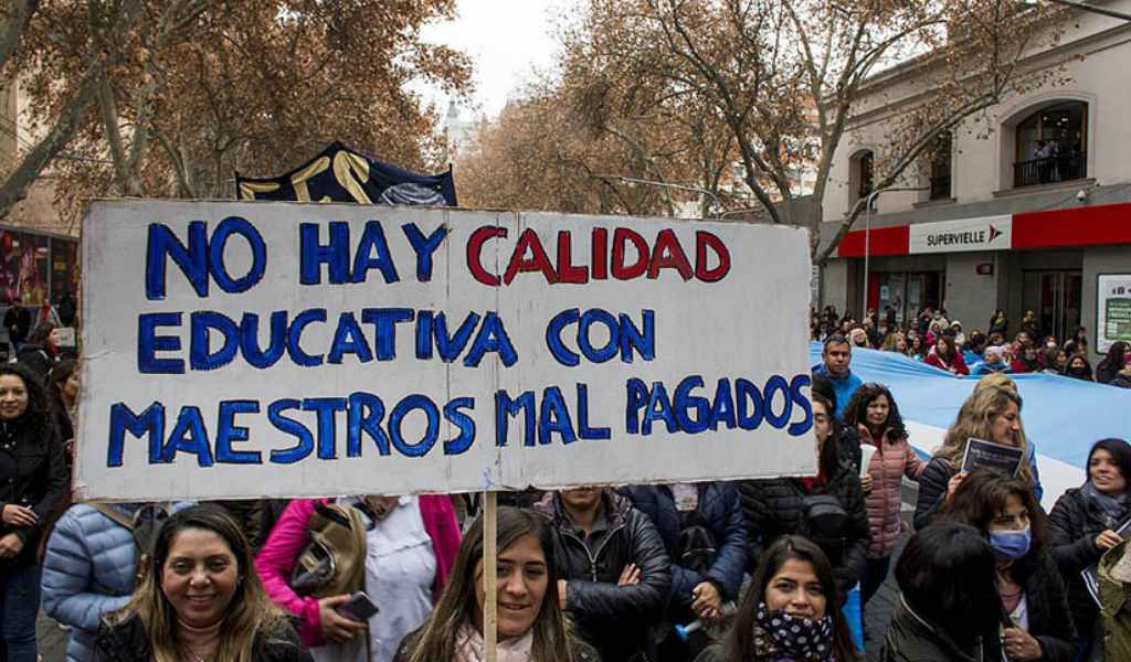 Los trabajadores de la educación de todo el país son uno de los sectores más golpeados por el ajuste libertario