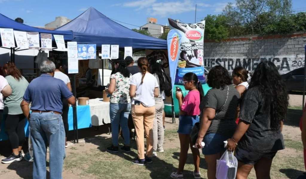 Exitosa jornada de “El Mercado en tu barrio” en Miguel Ortiz