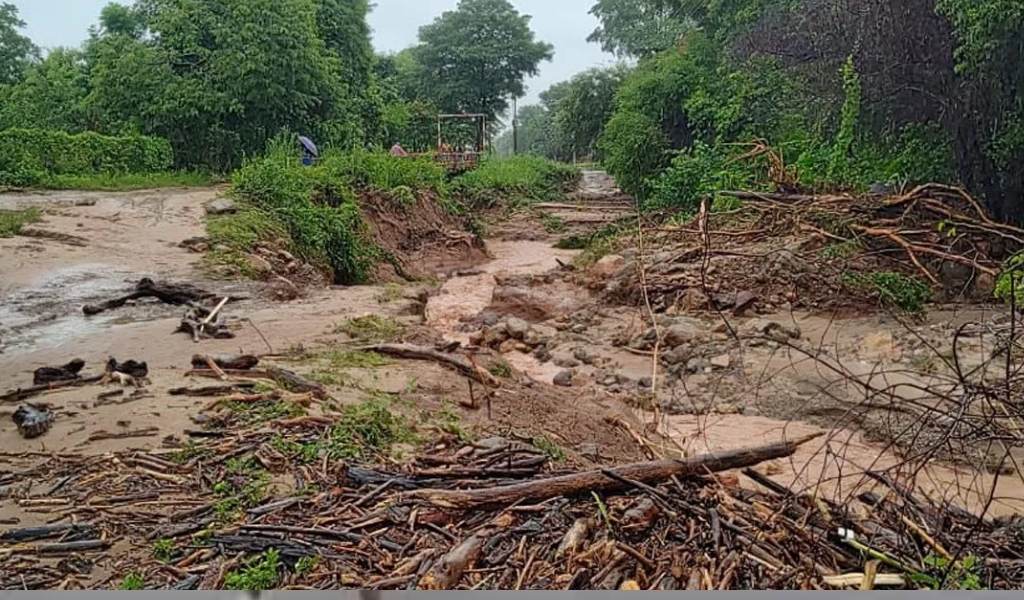 Campo Quijano: Un alud provocado por la crecida del río Toro afectó la casa de una familia del paraje El Espural