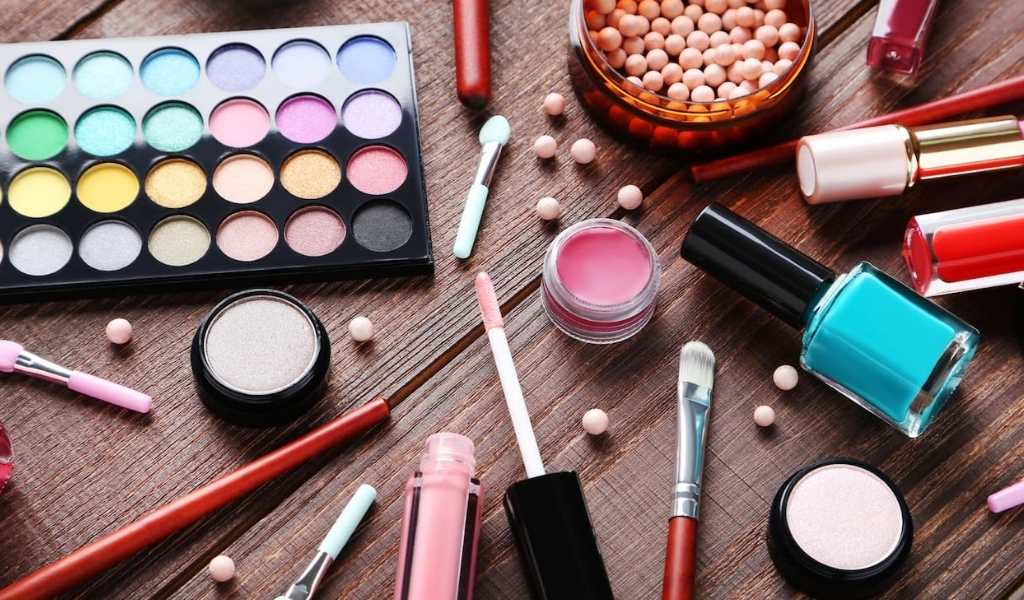 "Se venden productos muy peligrosos": La ANMAT prohibió más de 40 cosméticos y los sacó del mercado