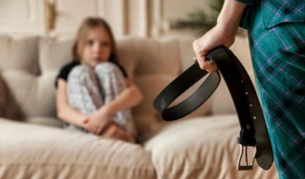 Una madre salteña de 23 años fue detenida por golpear a su hija con un cable: "Tenía marcas por todo el cuerpo"