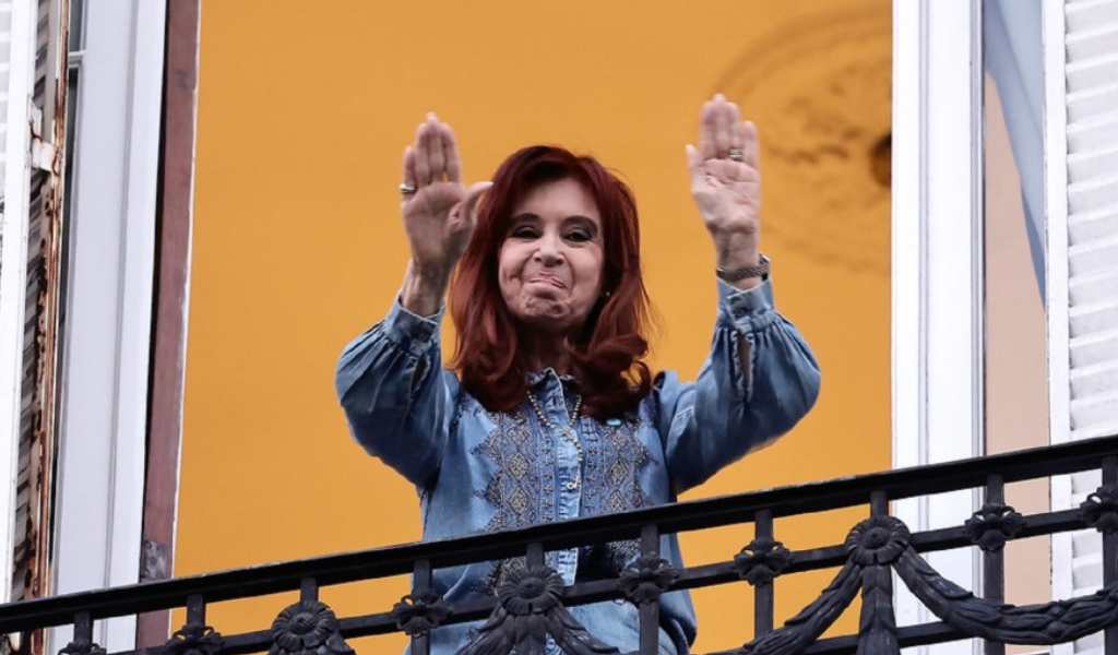 Cristina Kirchner evoluciona favorablemente tras su cirugía de apendicitis