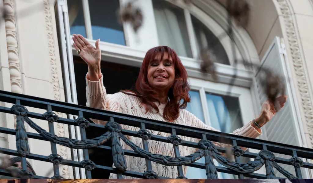 La Corte Suprema confirmó que Cristina Fernández de Kirchner deberá seguir usando la tobillera electrónica